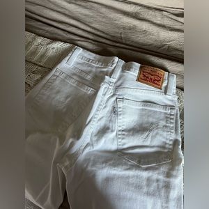 Levi’s white pants